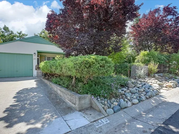 2112 Ethan Way, Sacramento, CA 95825