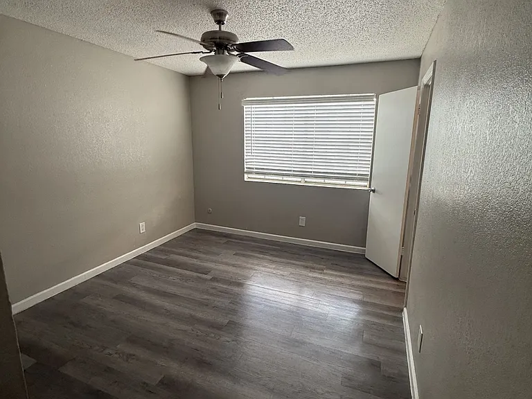 The Citadel Apartments — Photo 34