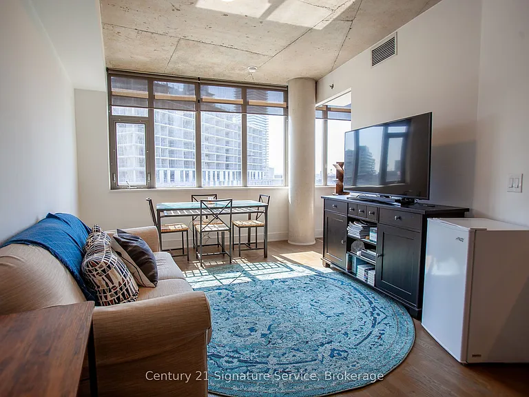 90 Trinity St #507 — Photo 6