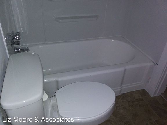 3rd image of 20 Ferguson Ln