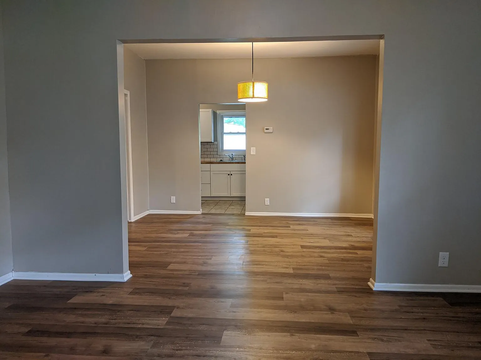 2 bed, 926 sqft, $1,100 — Photo 3