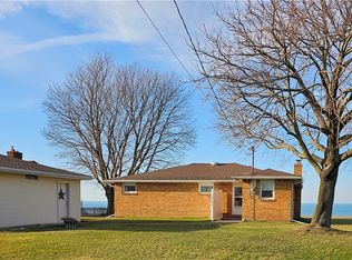 12823 Carlton Beach Rd, Lyndonville, NY 14098