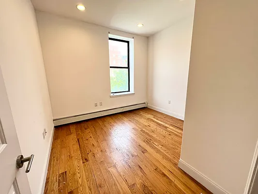 Rented by EastMount Realty LLC | media 5