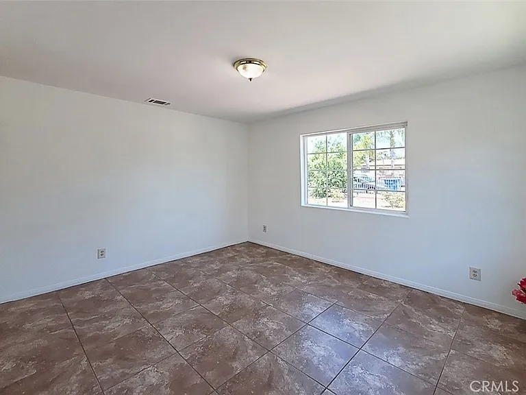 747 W Nevada St — Photo 7