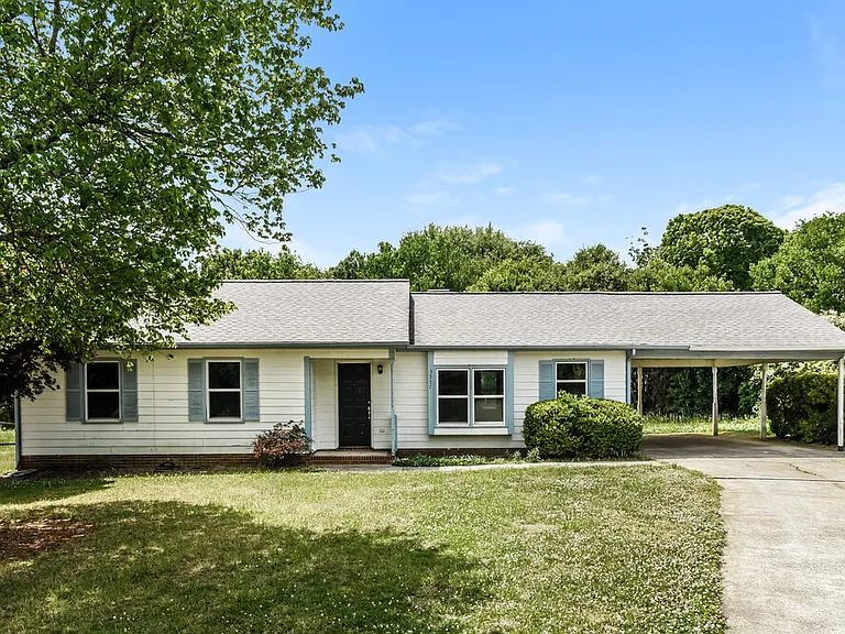 3557 Heather Ln — Photo 1