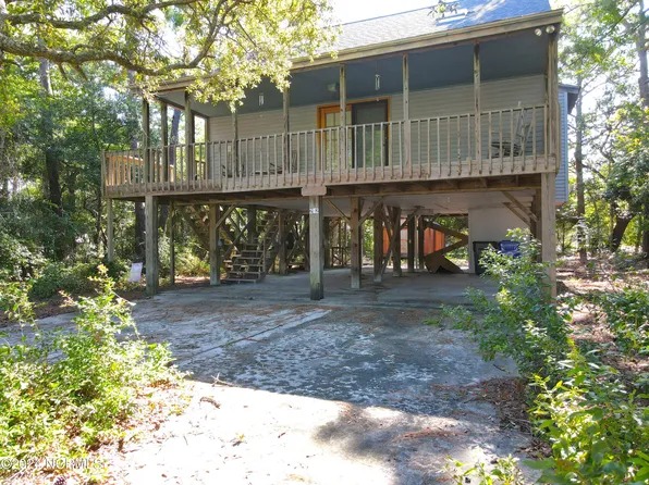 202 NE 57th Street, Oak Island, NC 28465