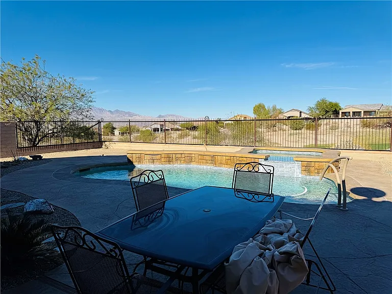 2853 Esmerelda Dr — Photo 22