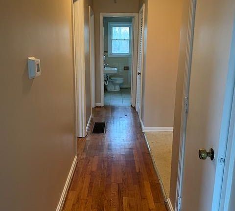 2nd image of 112 Sunset Dr