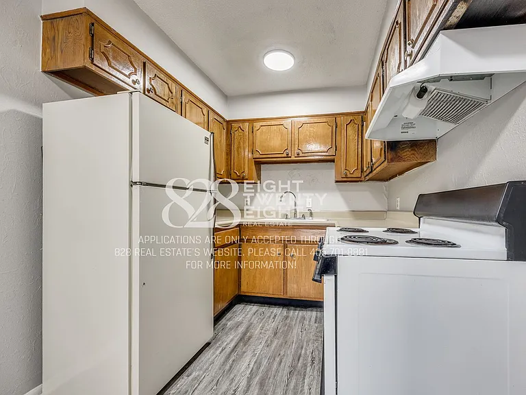 900 Halray Dr — Photo 11