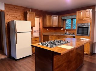 100 Taylor Rd, Gwinn, MI 49841