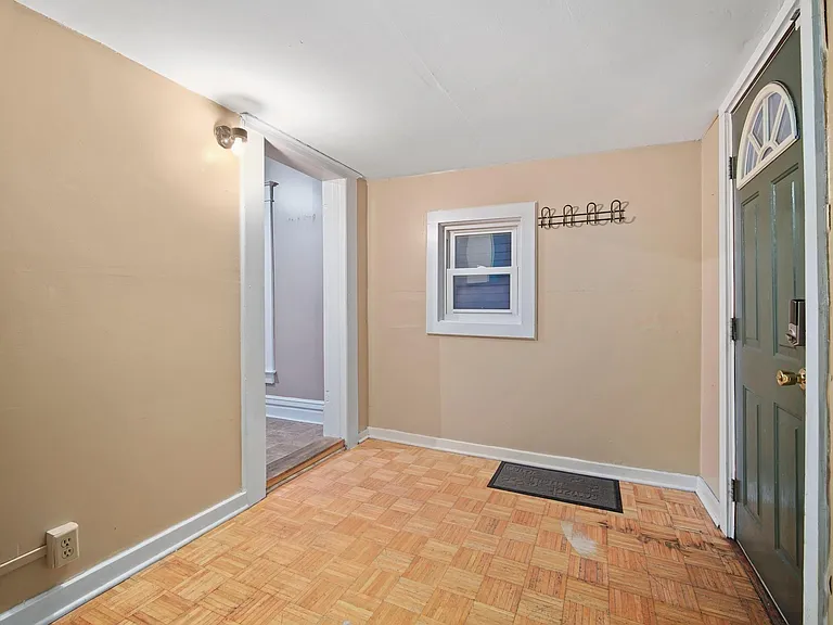 227 Regent St — Photo 14
