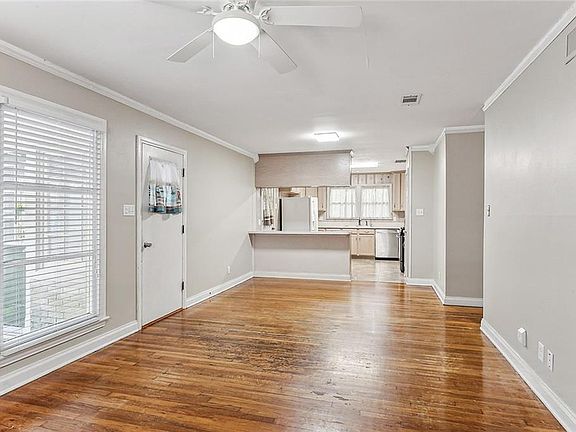 4th image of 43 Tribune St