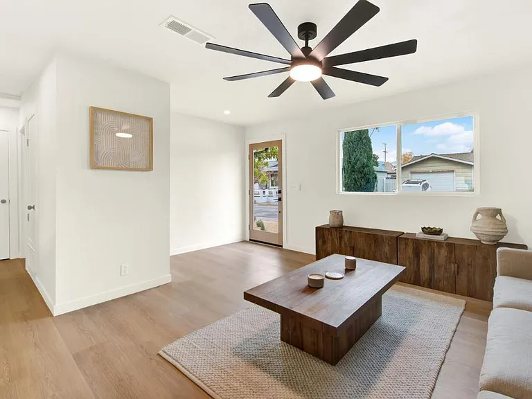 6610 Oak Leaf Ct — Photo 9