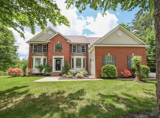 10 Pondfield Rd, Bedford, NH 03110