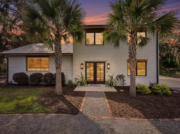 678 Edmonds Dr, Charleston, SC 29412
