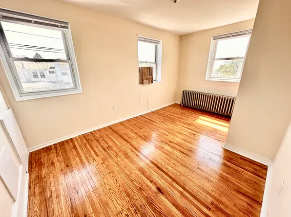 3400 Henry Ave #3R, Philadelphia, PA 19129