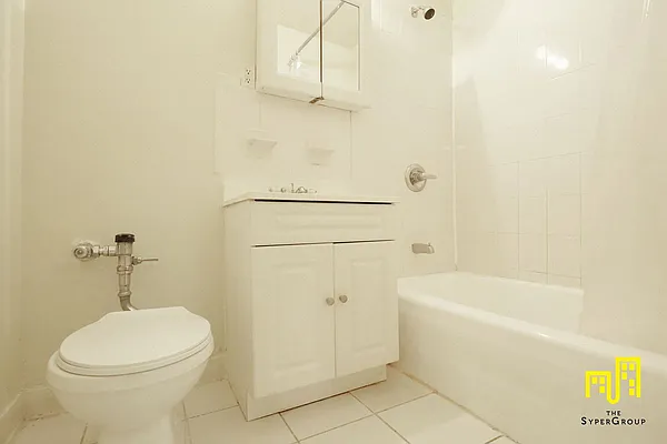 Rented by The Syper Group | media 17
