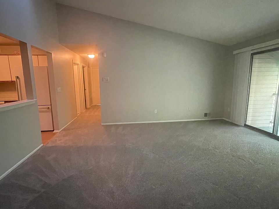 Enter to living room