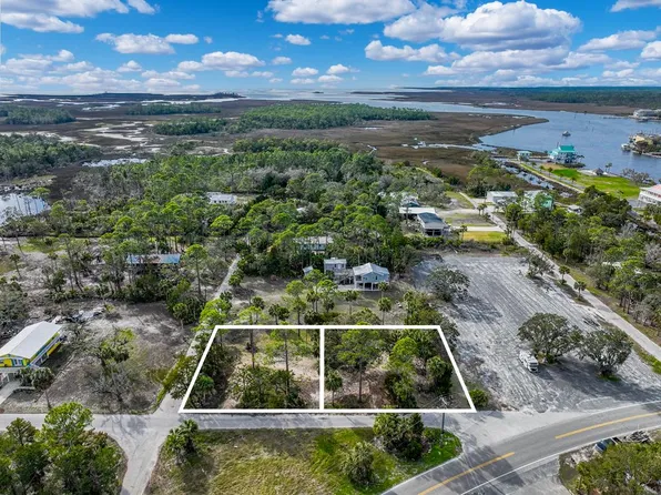 34 SW 911th St, Steinhatchee, FL 32359