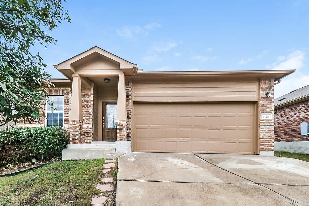 4 bed, 2.0 bath, 1839 sqft, $1,840 — Photo 1