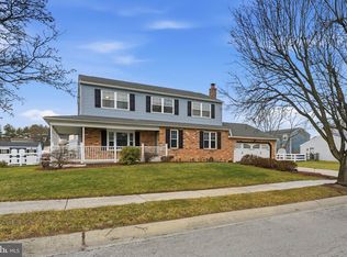 11 Rossiter Cir, Newark, DE 19702