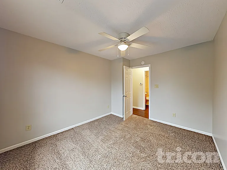 4811 Oakforge Dr — Photo 9