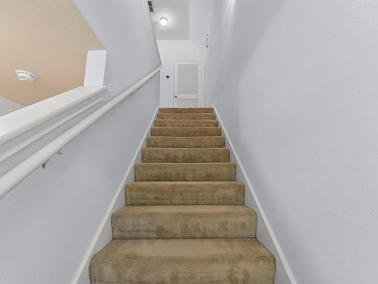 2711 Polk St — Photo 8