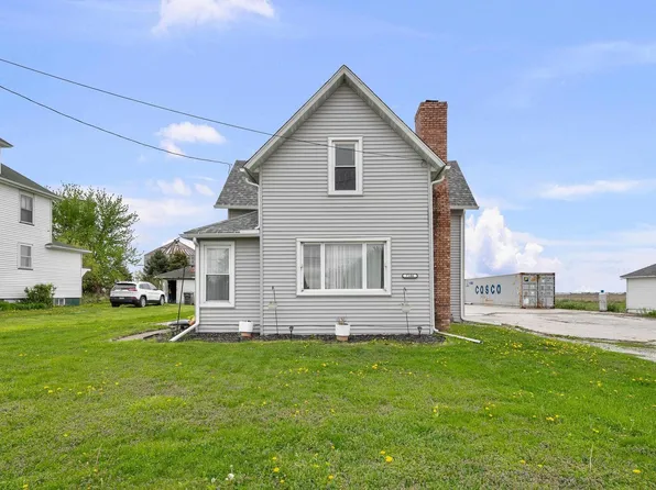 7106 134th Ave W, Taylor Ridge, IL 61284