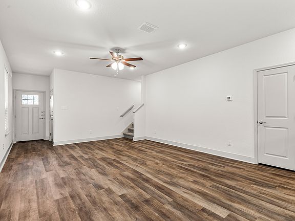 3rd image of 7616 Magnolia Vlg #101