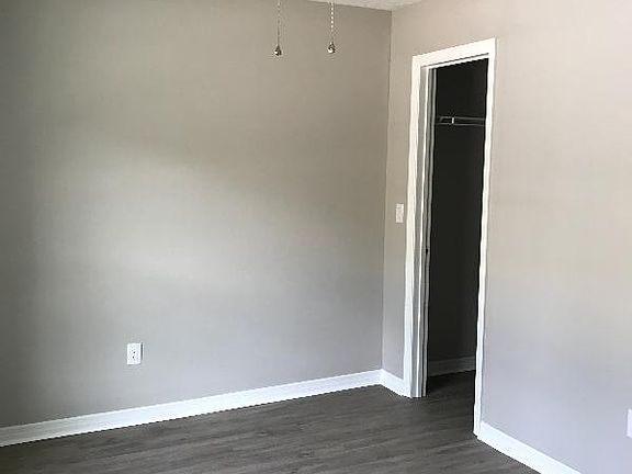 5th image of 1230 W Evergreen Dr