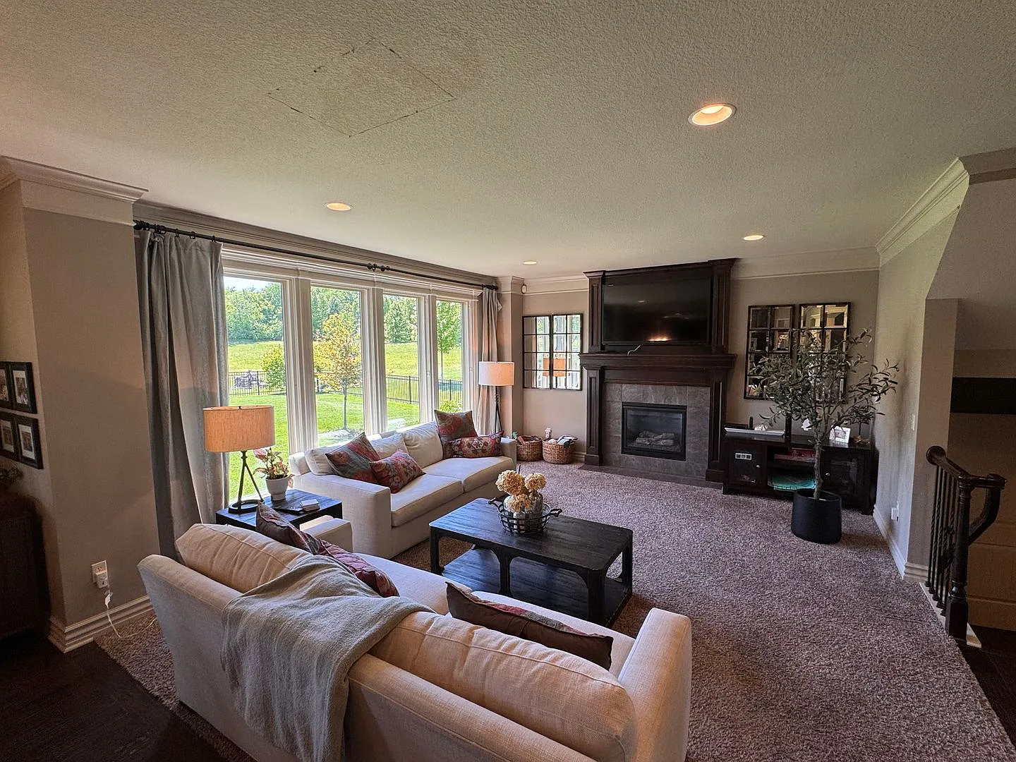 5BR/5BA | Single Family Home | 3-Car Garage Parking | Fenced backyard — Photo 4