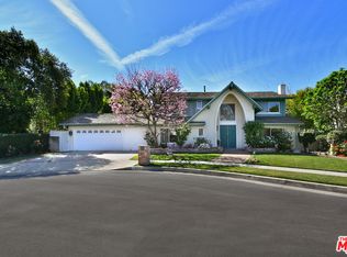 17616 Corinthian Dr, Encino, CA 91316