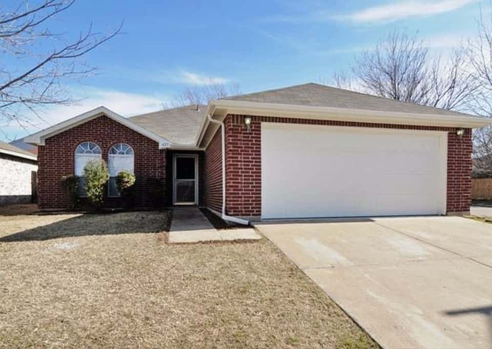1st image of 427 Hollyberry Dr