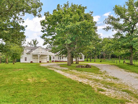 4th image of 23575 Farm Road 2035