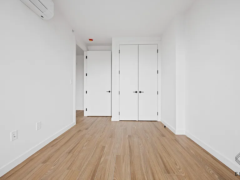 942 New York Ave #2L — Photo 9