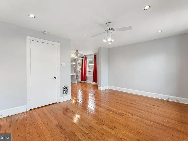 809 Ardmore Ave — Photo 18