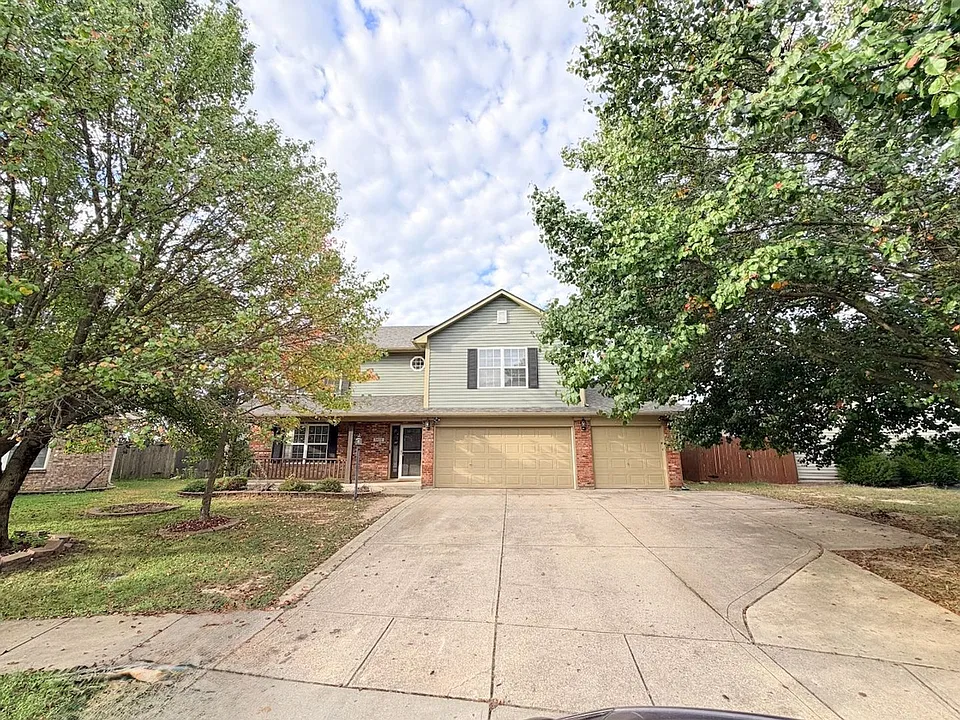 5456 Twin Bridge Cir