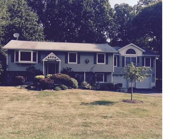 7 Montclair Ave, Airmont, NY 10952
