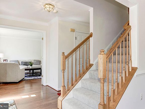5th image of 1586 Heron Way