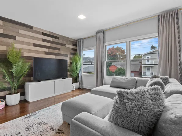 114 Bleecker Street image 2 of 24