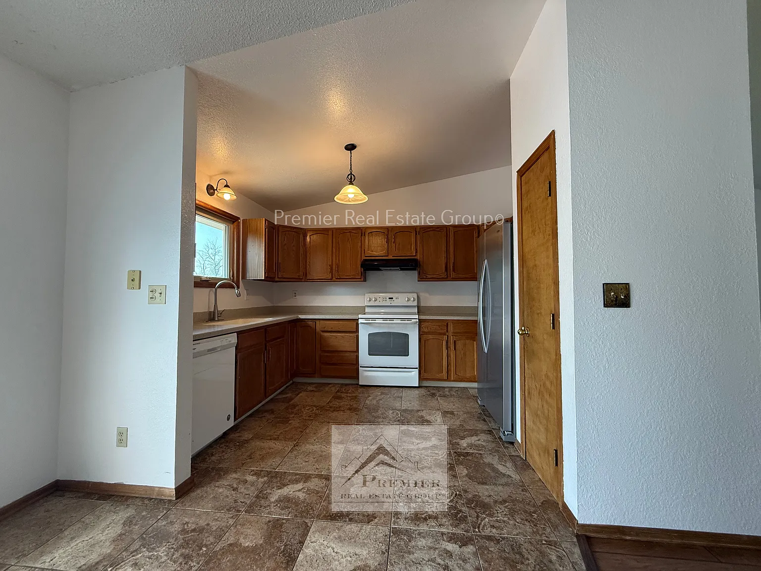 3 bed, 1862 sqft, $1,980 — Photo 4