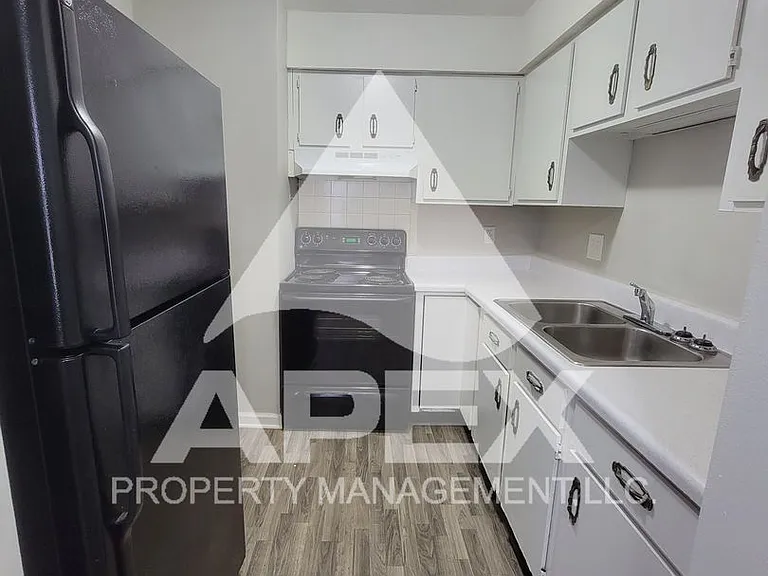 Fairhill Apartments — Photo 6