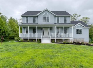 29 Noble St, Dudley, MA 01571