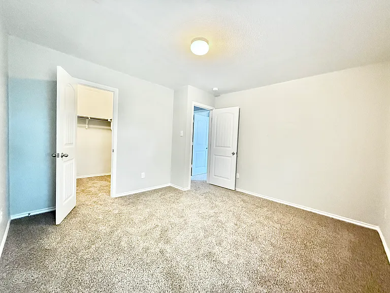 251 Cyrus St — Photo 25