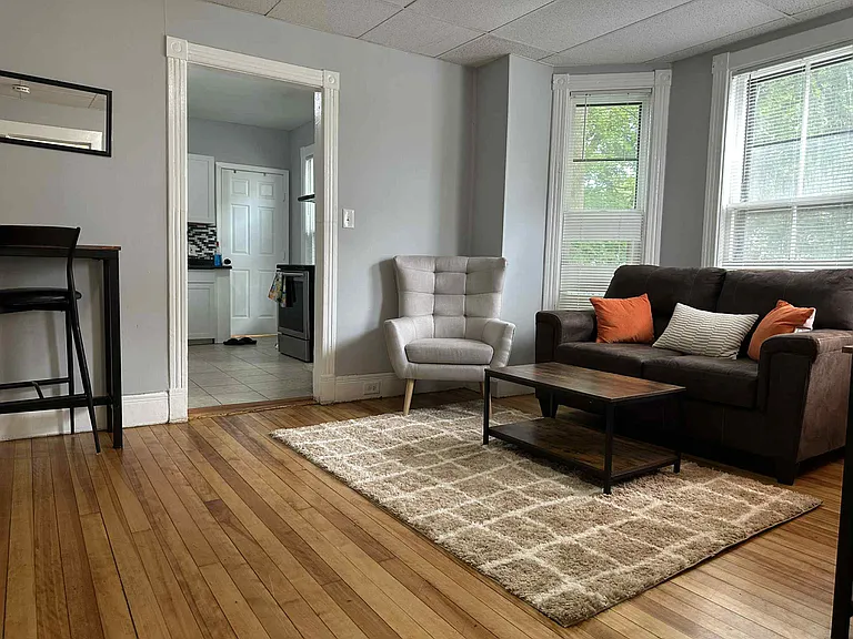73 Green Hill Pkwy #1R — Photo 8