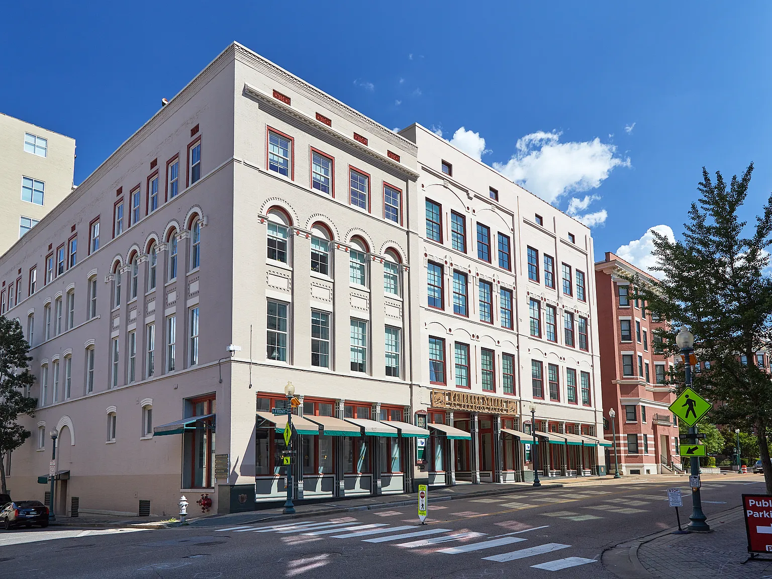 The Peabody Collection Apartments — Photo 1