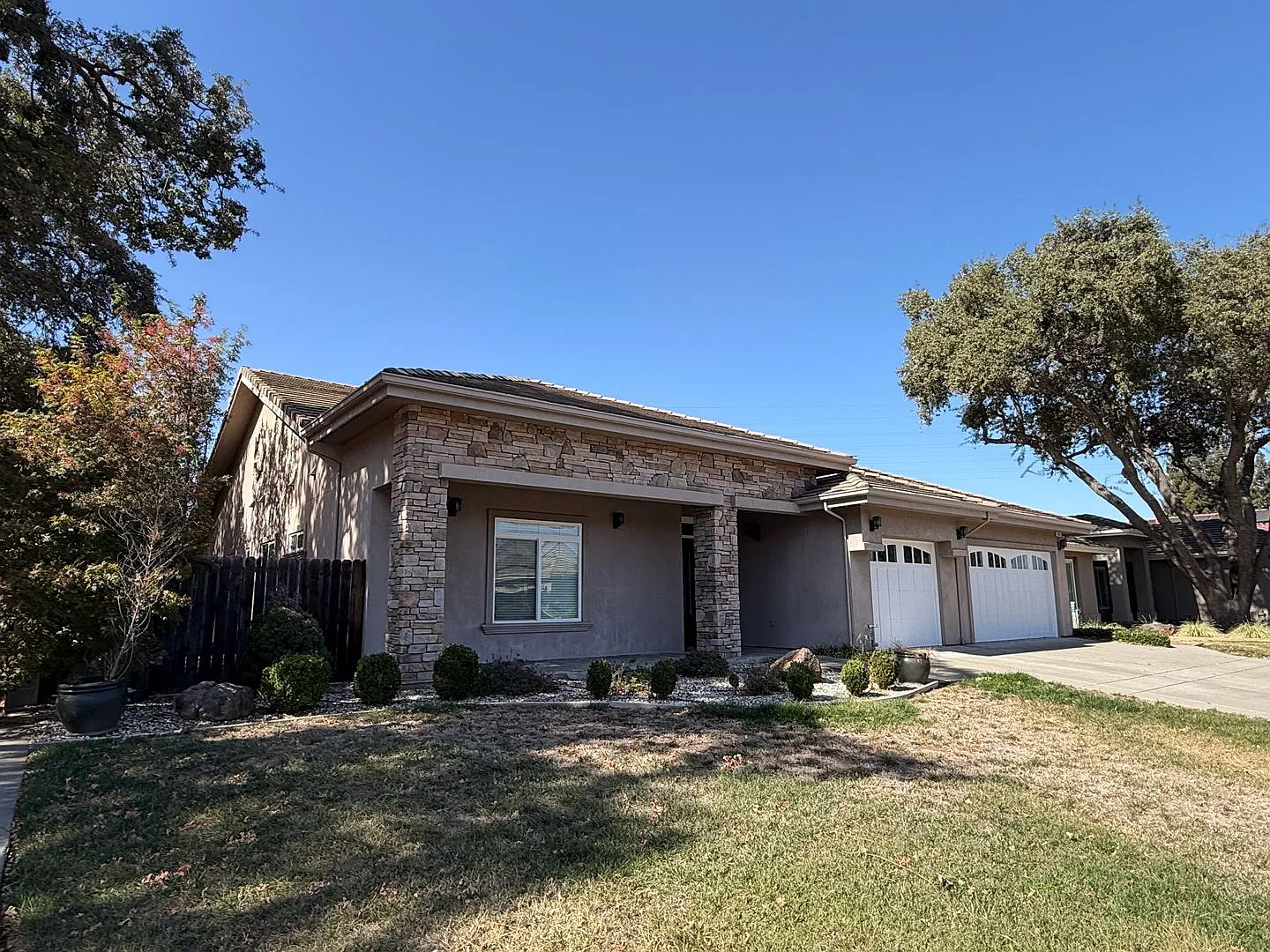 Custom Single Story Home - North Vacaville — Photo 2