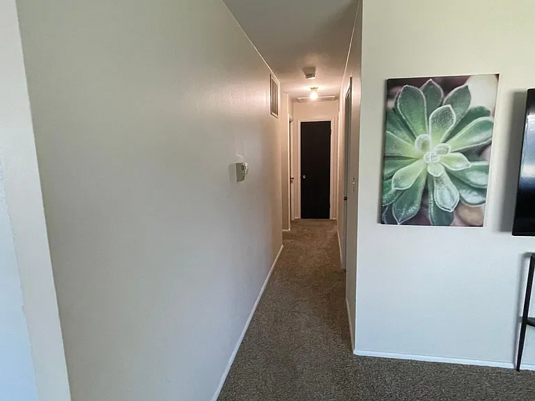 2526 Rochester Ave — Photo 13