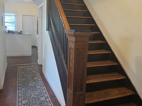 3rd image of 80 Clairmount St