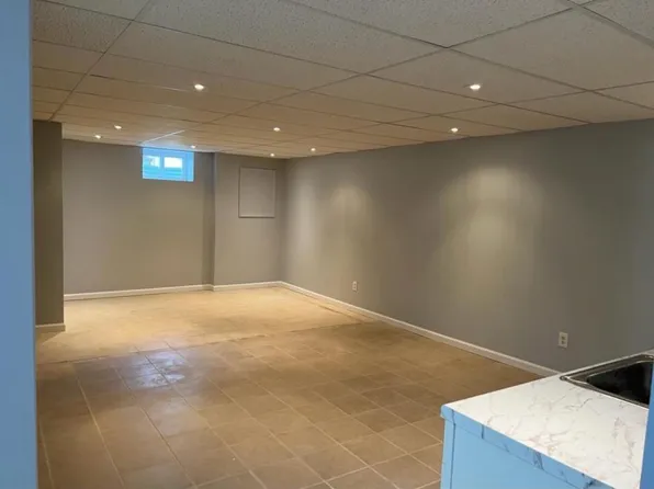 (undisclosed Address), Lindenhurst, NY 11757